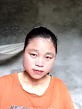 Snapshot of clara-cute chatting on 10/06/25, 04:46 clara-cute online show from 10/06/25, 04:46