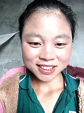 Snapshot of clara-cute chatting on 10/01/25, 05:01 clara-cute online show from 10/01/25, 05:01