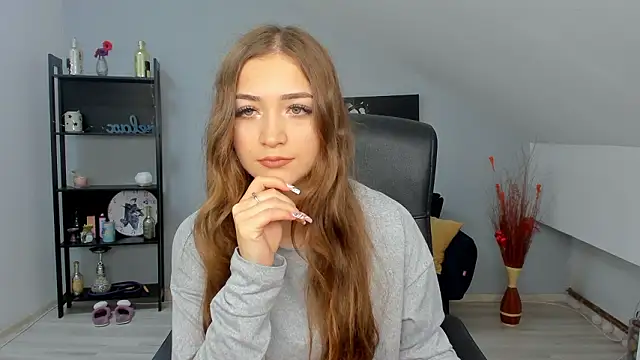 EllaClarke online show from 03/31/26, 10:17