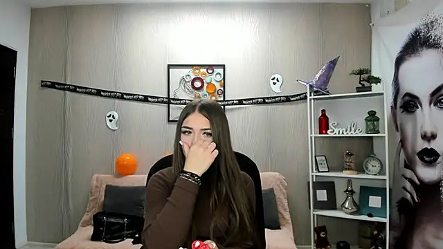 EllaClarke online show from 10/30/25, 11:52