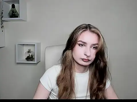 NinaBlond1 online show from 10/22/25, 05:51