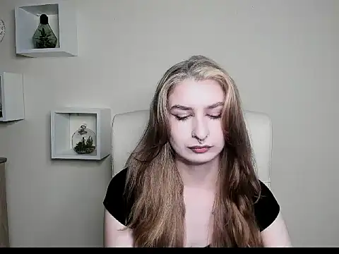Snapshot of NinaBlond1 chatting on 10/14/25, 05:52 NinaBlond1 online show from 10/14/25, 05:52
