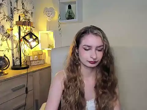 NinaBlond1 online show from 11/06/25, 06:39