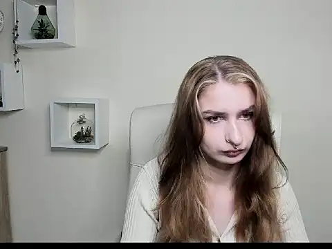 Snapshot of NinaBlond1 chatting on 10/16/25, 05:49 NinaBlond1 online show from 10/16/25, 05:49