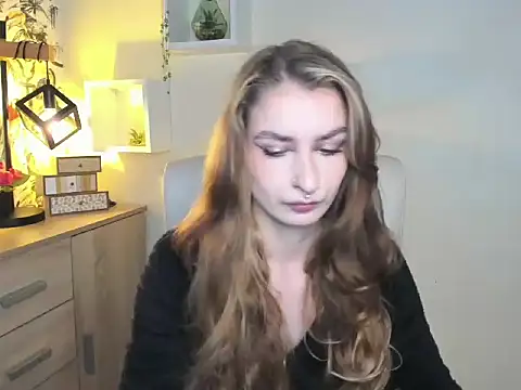 NinaBlond1 online show from 11/28/25, 06:35