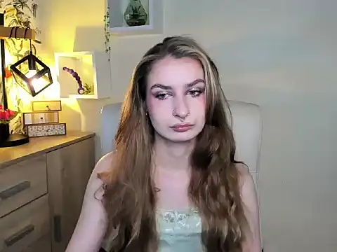 NinaBlond1 online show from 11/26/25, 06:46