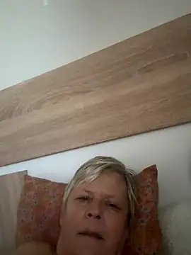 VyC7564 online show from 10/25/25, 08:35