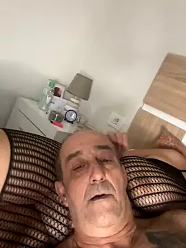 VyC7564 online show from 10/24/25, 08:57