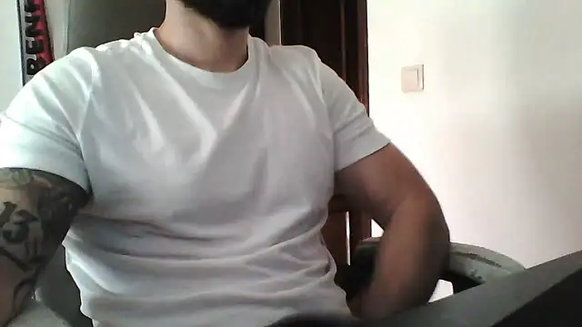 Snapshot of yourfantasy777 chatting on 07/02/26, 06:03 yourfantasy777 online show from 07/02/26, 06:03