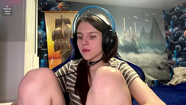 Snapshot of Elira_Breeze chatting on 02/26/26, 02:50 Elira Breeze online show from 02/26/26, 02:50