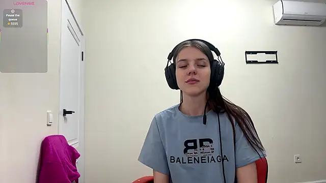 Snapshot of Elira_Breeze chatting on 02/03/26, 01:16 Elira Breeze online show from 02/03/26, 01:16