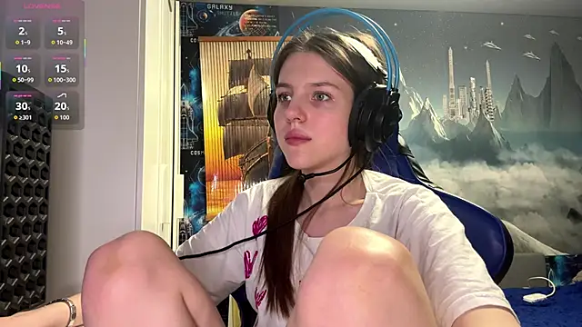 Snapshot of Elira_Breeze chatting on 02/17/26, 05:43 Elira Breeze online show from 02/17/26, 05:43