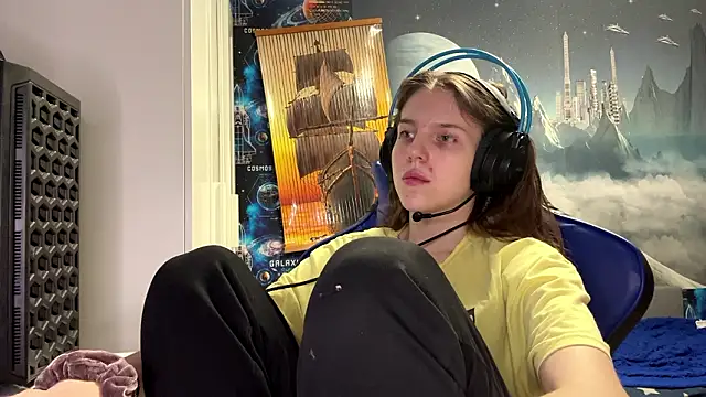 Elira Breeze online show from 03/11/26, 02:44