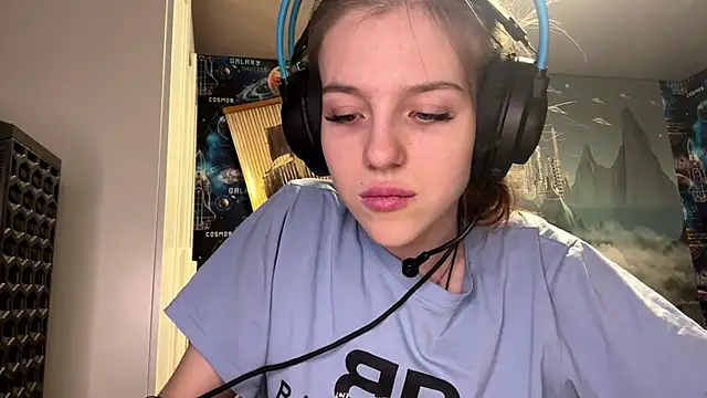 Snapshot of Elira_Breeze chatting on 01/08/26, 03:29 Elira Breeze online show from 01/08/26, 03:29