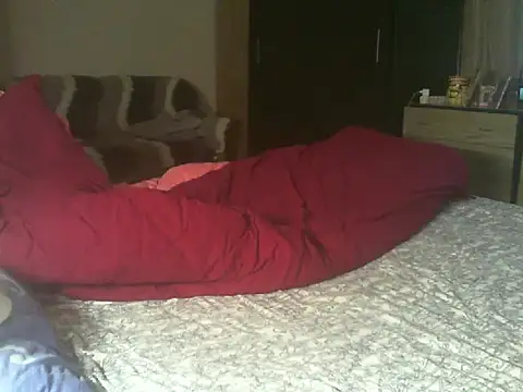 Lauray1 online show from 11/28/25, 05:02