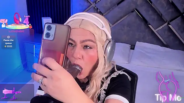 Snapshot of Aliyahsstone chatting on 12/18/25, 12:09 Aliyahsstone online show from 12/18/25, 12:09