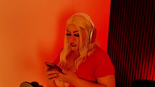 Snapshot of Aliyahsstone chatting on 11/07/25, 12:21 Aliyahsstone online show from 11/07/25, 12:21