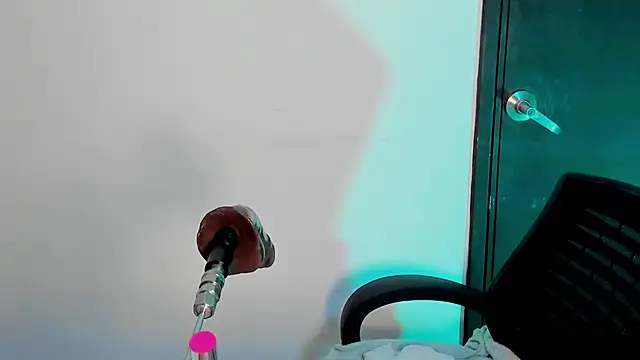 Snapshot of Aliyahsstone chatting on 09/26/25, 03:24 Aliyahsstone online show from 09/26/25, 03:24