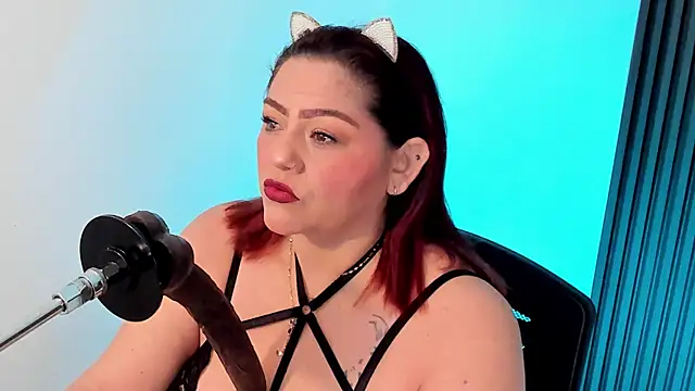 Snapshot of Aliyahsstone chatting on 10/28/25, 12:04 Aliyahsstone online show from 10/28/25, 12:04