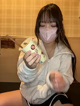 Snapshot of Yua_nyan_cute chatting on 10/06/25, 12:12 Yua nyan cute online show from 10/06/25, 12:12