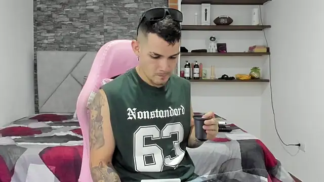 BooyHott  online show from 02/11/26, 07:14