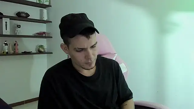 BooyHott  online show from 12/17/25, 09:42