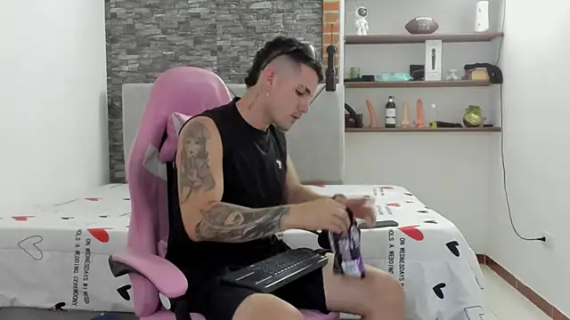 BooyHott  online show from 01/10/26, 07:20