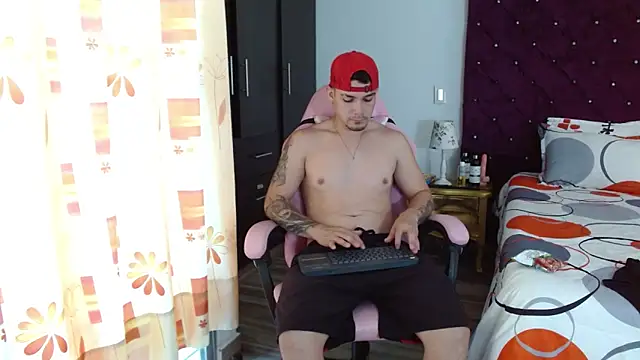 BooyHott  online show from 10/22/25, 07:24