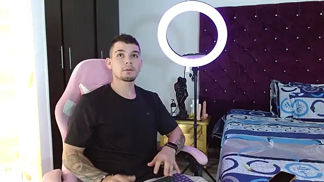 BooyHott  online show from 11/05/25, 06:44