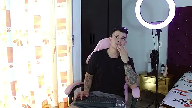 BooyHott  online show from 11/13/25, 06:45