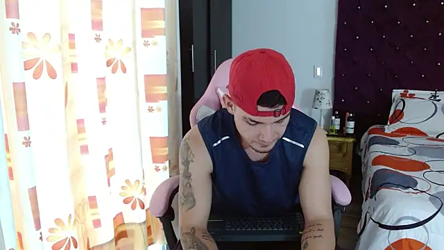 BooyHott  online show from 10/25/25, 07:25