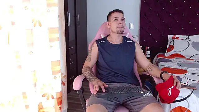 BooyHott  online show from 10/26/25, 06:30