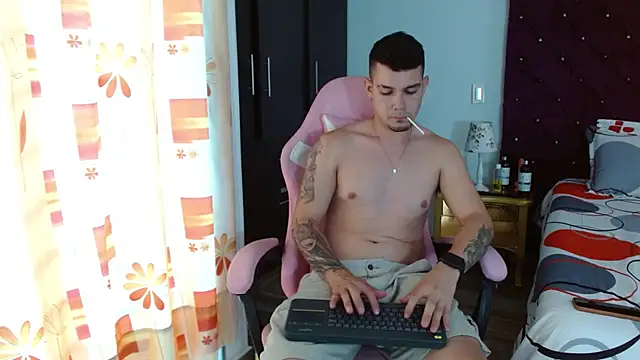 BooyHott  online show from 10/23/25, 08:18