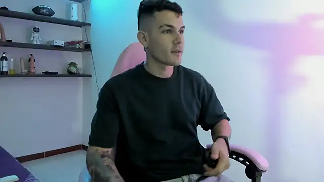 BooyHott  online show from 12/19/25, 07:38