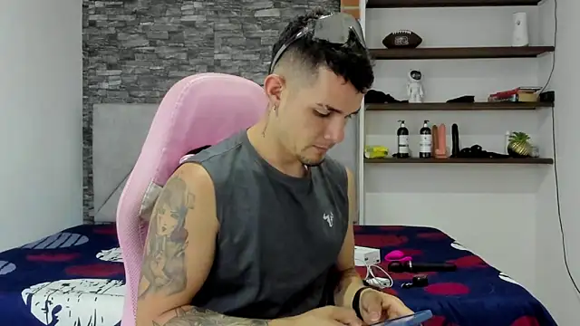 BooyHott  online show from 02/25/26, 07:47