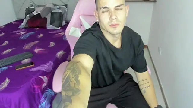 BooyHott  online show from 12/05/25, 07:55