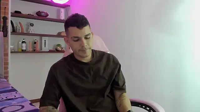 BooyHott  online show from 12/22/25, 07:14