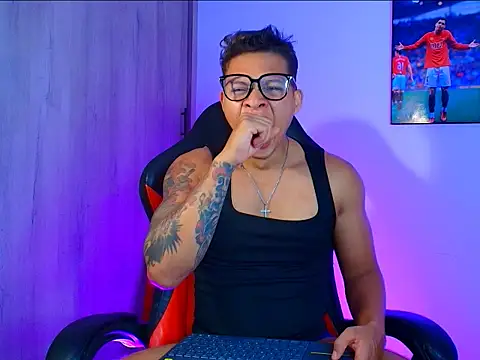 Snapshot of evan_greey chatting on 10/09/25, 03:40 evan greey online show from 10/09/25, 03:40