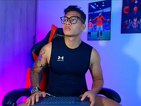 Snapshot of evan_greey chatting on 09/18/25, 03:48 evan greey online show from 09/18/25, 03:48