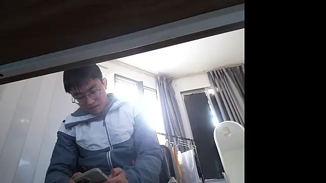 leeyoung  online show from 12/16/25, 07:56