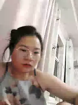Snapshot of emiu_xinh03 chatting on 09/22/25, 02:45 emiu xinh03 online show from 09/22/25, 02:45