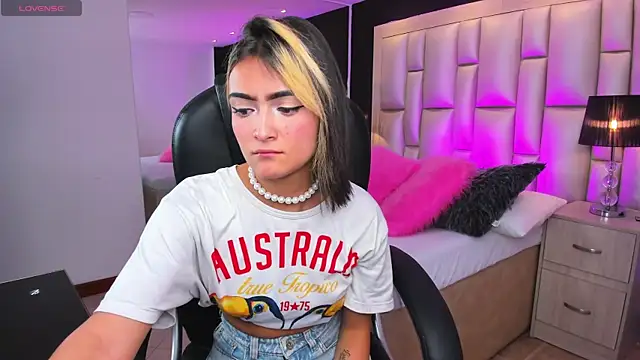 LuisaJonnes  online show from 11/06/25, 03:38