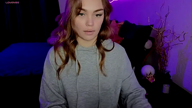 KitsyMoore online show from 11/18/25, 02:42