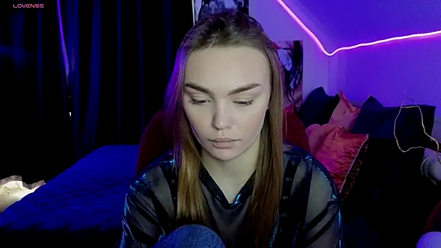 KitsyMoore online show from 10/25/25, 01:23