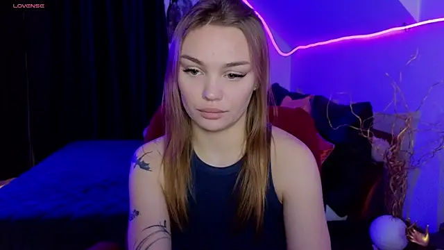 KitsyMoore online show from 12/01/25, 01:12