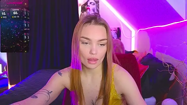 Snapshot of KitsyMoore chatting on 09/27/25, 01:06 KitsyMoore online show from 09/27/25, 01:06