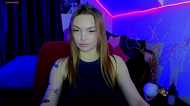 KitsyMoore online show from 12/04/25, 01:10