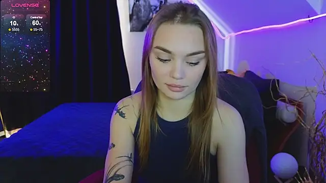 Snapshot of KitsyMoore chatting on 10/10/25, 01:12 KitsyMoore online show from 10/10/25, 01:12