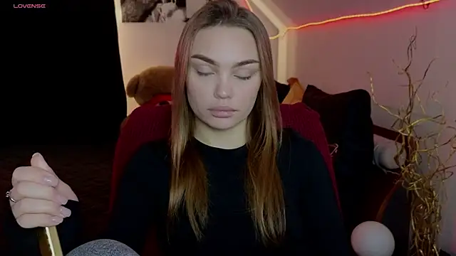 KitsyMoore online show from 11/07/25, 01:15