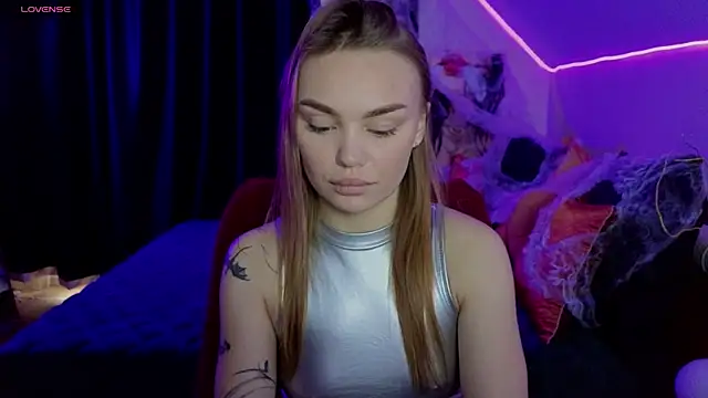 KitsyMoore online show from 10/27/25, 01:12